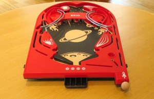 BRIOピンボールゲーム1